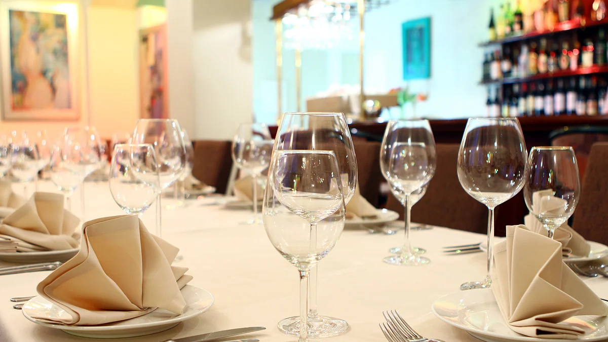 <div class="paragraphs"><p>A banquet table in a hotel. (Source: Sergejs Rahunoks/ freepik)</p></div>