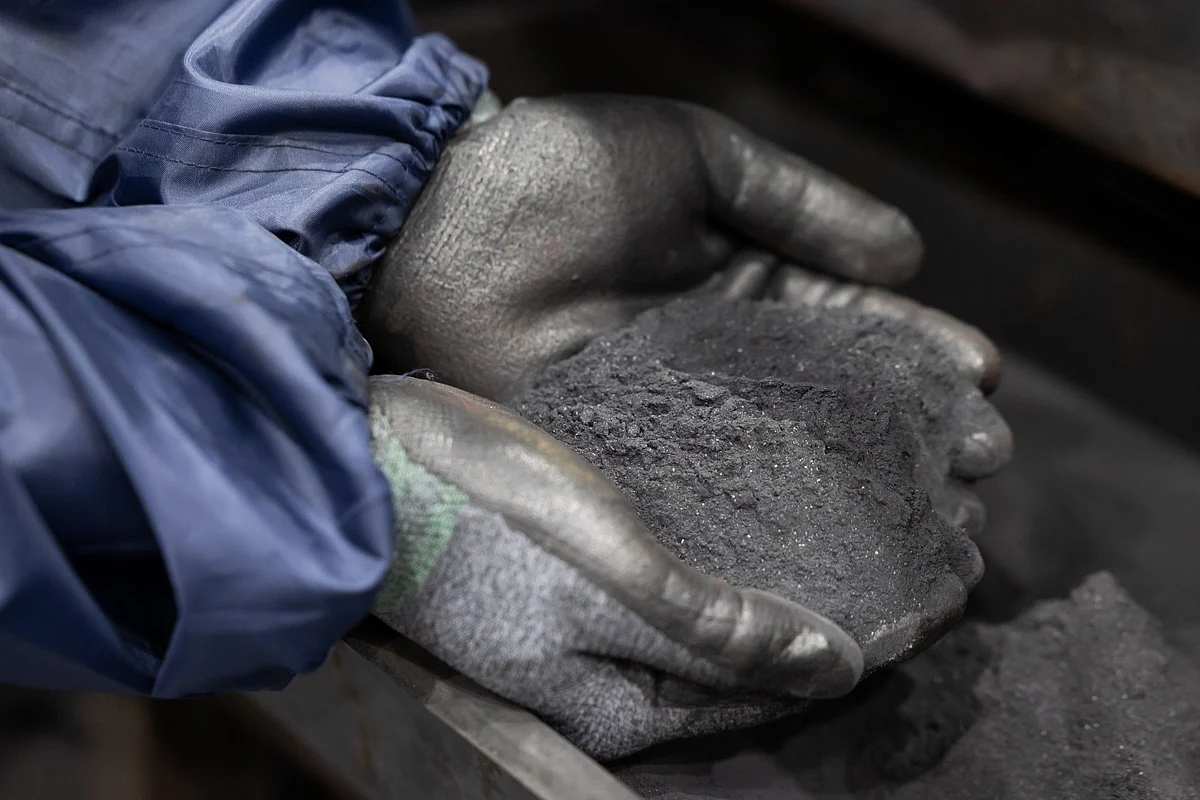 <div class="paragraphs"><p>Battery powder from vehicle batteries at the SungEel HiTech Co. factory in Gunsan, South Korea. Photo: SeongJoon Cho/Bloomberg</p></div>