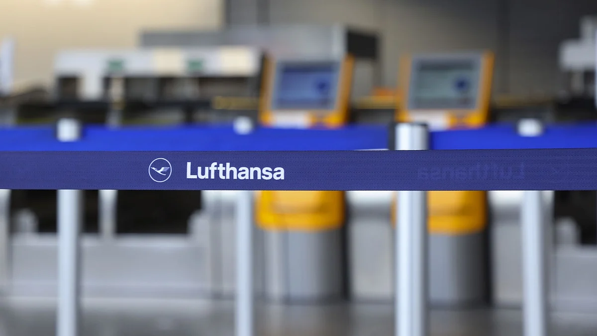 <div class="paragraphs"><p>Empty check-in counters for Deutsche Lufthansa AG. (Photographer: Alex Kraus/Bloomberg)</p></div>
