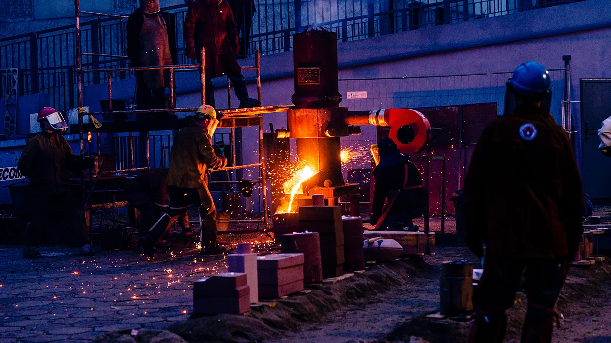 <div class="paragraphs"><p>Molten metal is poured into a mould. (Photo: Ludomil Sawicki/Unsplash)</p></div>