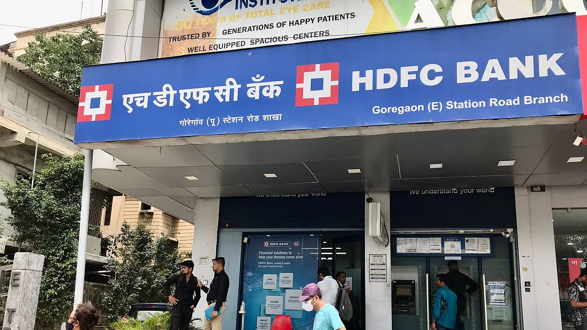 <div class="paragraphs"><p>A HDFC Bank branch in Mumbai. (Photo: Vijay Sartape/ BQ Prime)</p></div>