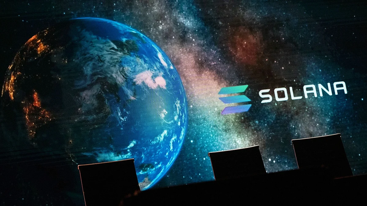 <div class="paragraphs"><p>Solana signage at the NFT LA conference in Los Angeles, California, U.S., on Thursday, March 31, 2022. NFT LA is an integrated conference experience fused with immersive Metaverse integrations. (Photographer: Bing Guan/Bloomberg)</p></div>