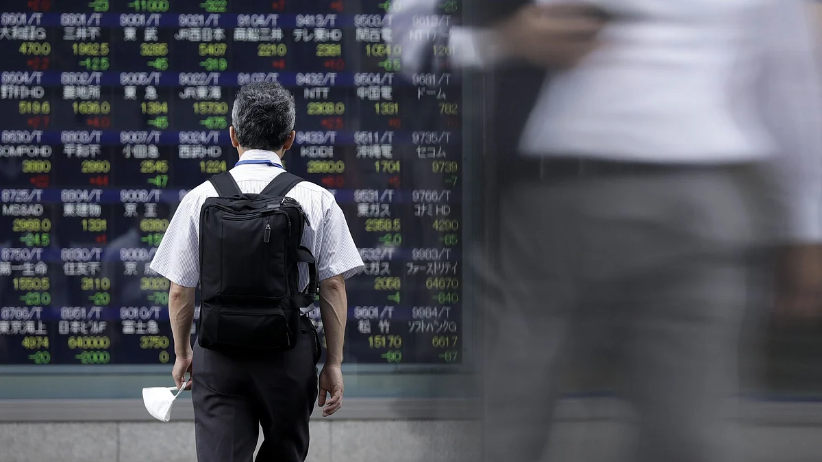 U.S. Treasuries Sink As Jobs Fuel Rate-Hike Bets: Markets Wrap