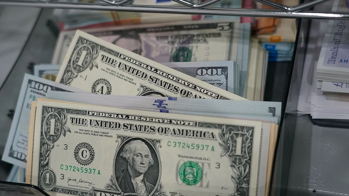 <div class="paragraphs"><p>US dollars banknotes at the Ninja Money Exchange, operated by Interbank HD, in the Shinjuku district of Tokyo, Japan. Photographer: Toru Hanai/Bloomberg</p></div>
