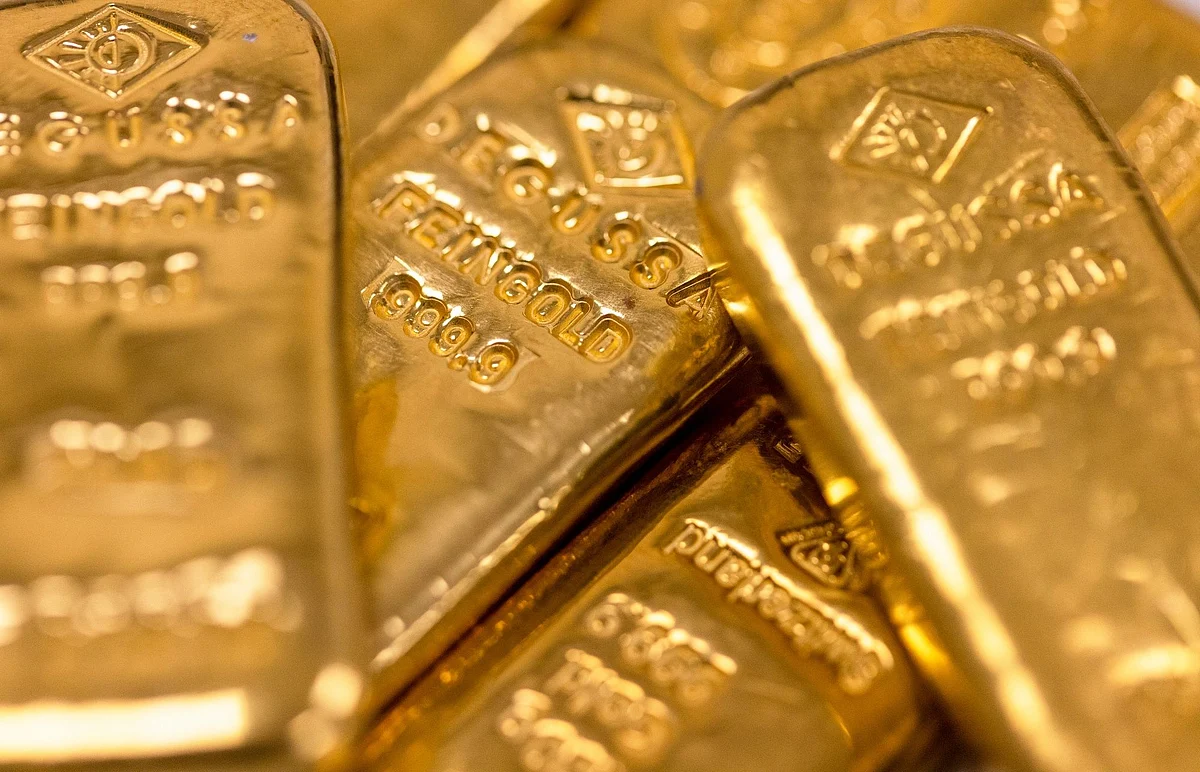 Two hundred and fifty gram gold bars arranged at Gold Investments Ltd. bullion dealers in London, U.K., on Thursday, March 17, 2022. Gold rose for a second day as investors weigh the trajectory of the Federal Reserve’s rates tightening cycle against risks to growth from the war in Ukraine.