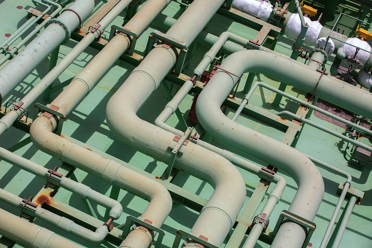 Oil Slumps In Low-Volume Trading After Iraq Calms Supply Nerves