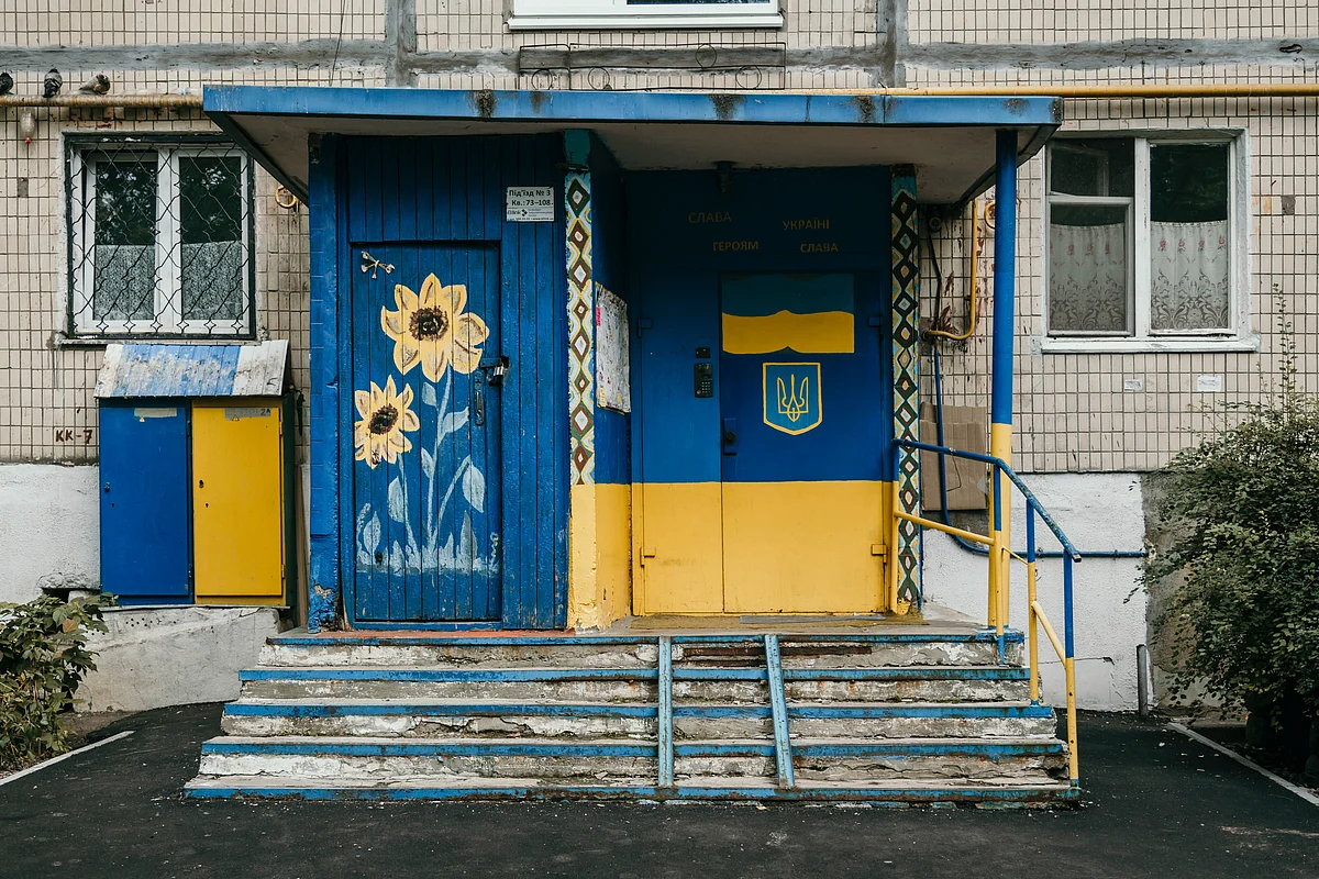 Ukraine Latest: Putin May Shut Borders; Odesa Drone Strikes