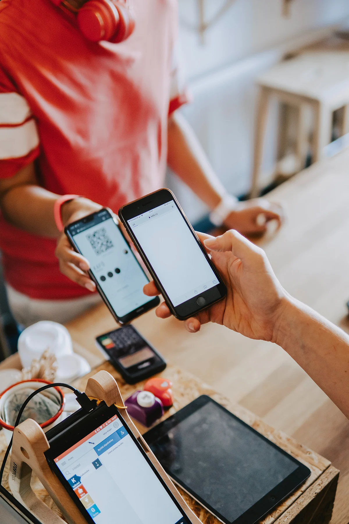 <div class="paragraphs"><p>Payment systems like India's UPI already offer a feasible alternative to cash. (Source: <a href="https://unsplash.com/@dafidvor?utm_source=unsplash&utm_medium=referral&utm_content=creditCopyText">David Dvořáček</a>/<a href="https://unsplash.com/s/photos/online-payments?utm_source=unsplash&utm_medium=referral&utm_content=creditCopyText">Unsplash</a>)</p></div>