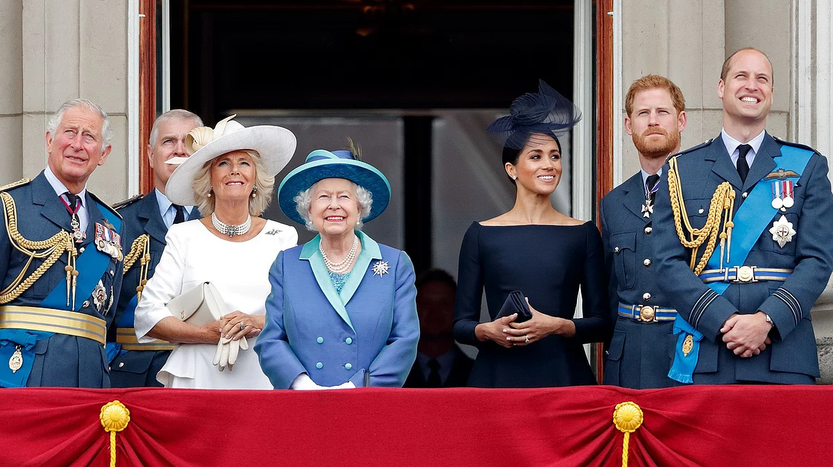 The Royal family watch a flypast to mark the centenary of the Royal Air Force from the balcony of Buckingham Palace, in 2018. Photographer: Max Mumby/Indigo/Getty Images