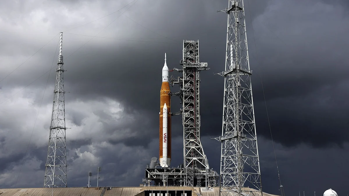 <div class="paragraphs"><p>CAPE CANAVERAL, FLORIDA - SEPTEMBER 02: NASA's Artemis I rocket sits on launch pad 39-B at Kennedy Space Center on September 02, 2022 in Cape Canaveral, Florida. (Photo by Kevin Dietsch/Getty Images)</p></div>