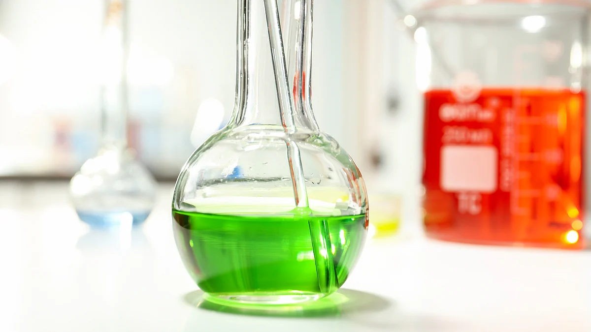 <div class="paragraphs"><p>Chemical solution sit in a conical flask inside a lab. (Source: freepik)</p></div>
