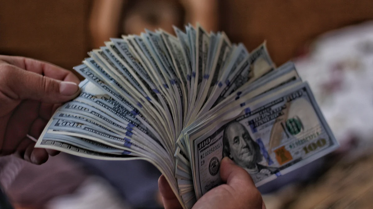 <div class="paragraphs"><p>U.S. Dollar bank notes (Source: <a href="https://unsplash.com/@s1winner">Viacheslav Bublyk</a>/Unsplash)</p></div>