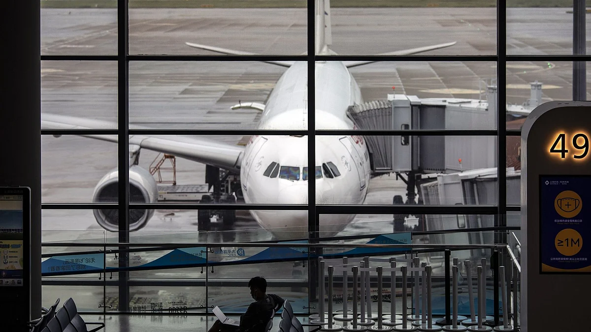 <div class="paragraphs"><p>An China Eastern Airlines Corp. aircraft at the Hongqiao International Airport in Shanghai, China, on Monday, Sept. 5, 2022. Photographer: Qilai Shen/Bloomberg</p></div>