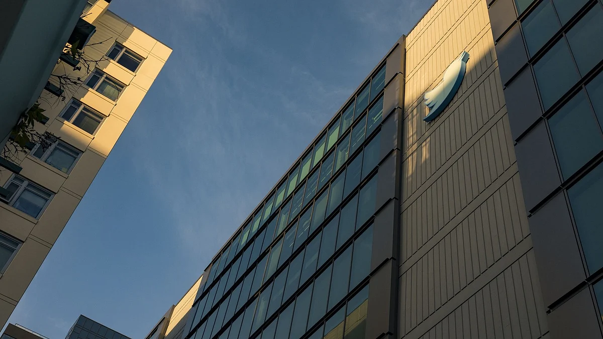Twitter headquarters in San Francisco, California, US, on Friday, Oct. 28, 2022. Elon Musk told Twitter Inc. employees on Wednesday that he doesn't plan to cut 75% of the staff when he takes over the company, according to people familiar with the matter. Photographer: Nic Coury/Bloomberg