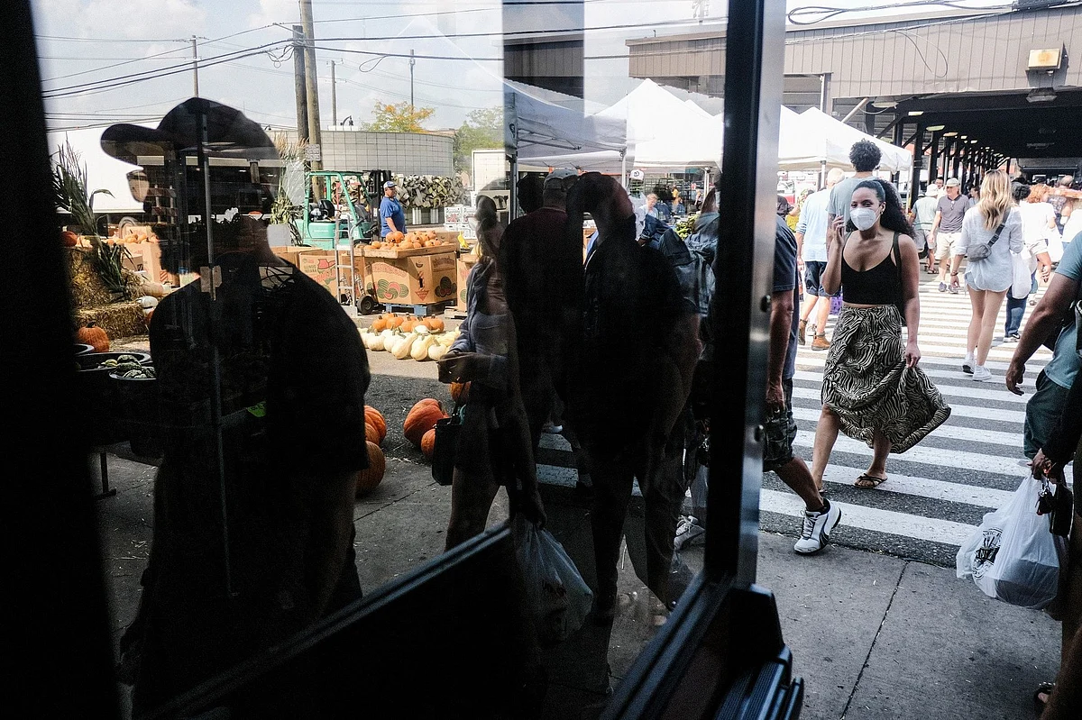 Shoppers at the Eastern Market in Detroit, Michigan, US, on Saturday, Sept. 17, 2022. Despite slowing inflation and falling gas prices in August, US shoppers felt little relief as higher food bills forced many to recalibrate their spending patterns.