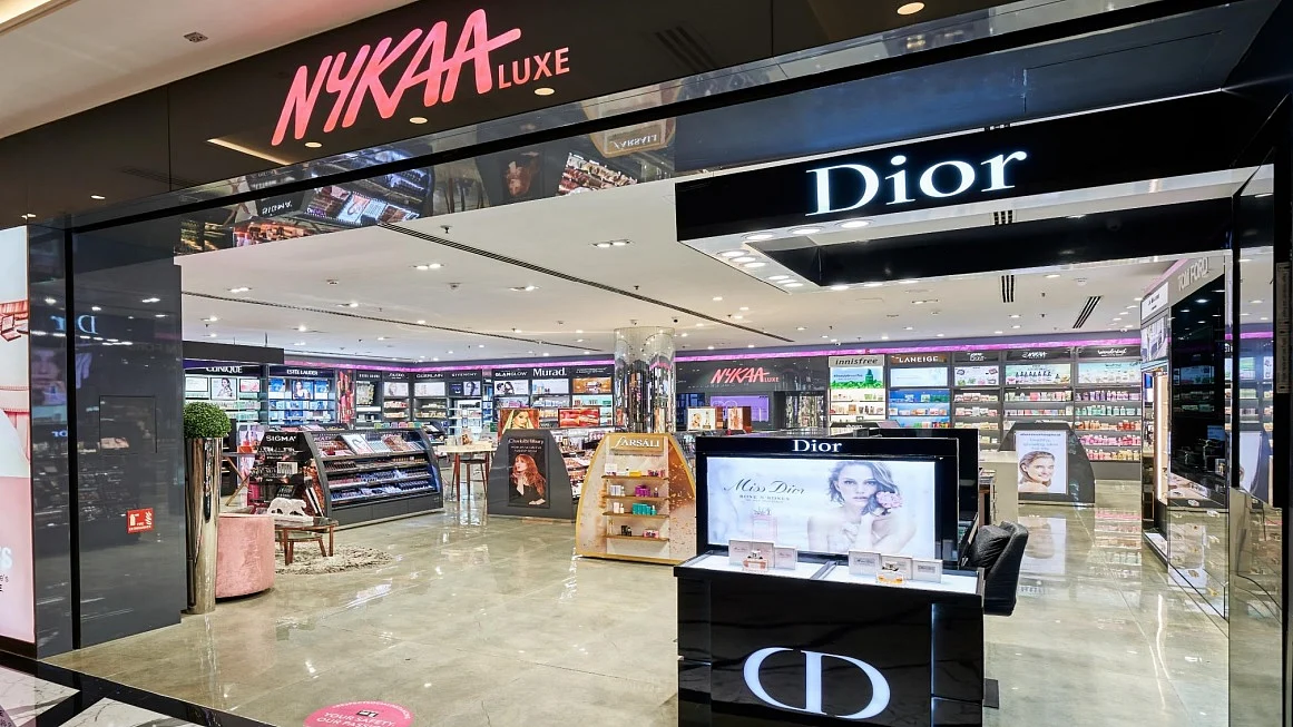 <div class="paragraphs"><p>A Nykaa store.</p></div>