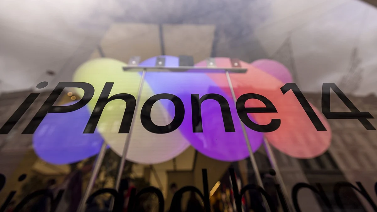 A display of iPhone 14 smartphones at the Apple Inc. Regent Street store in London, UK, on Monday, Nov. 7, 2022. Photographer: Jason Alden/Bloomberg