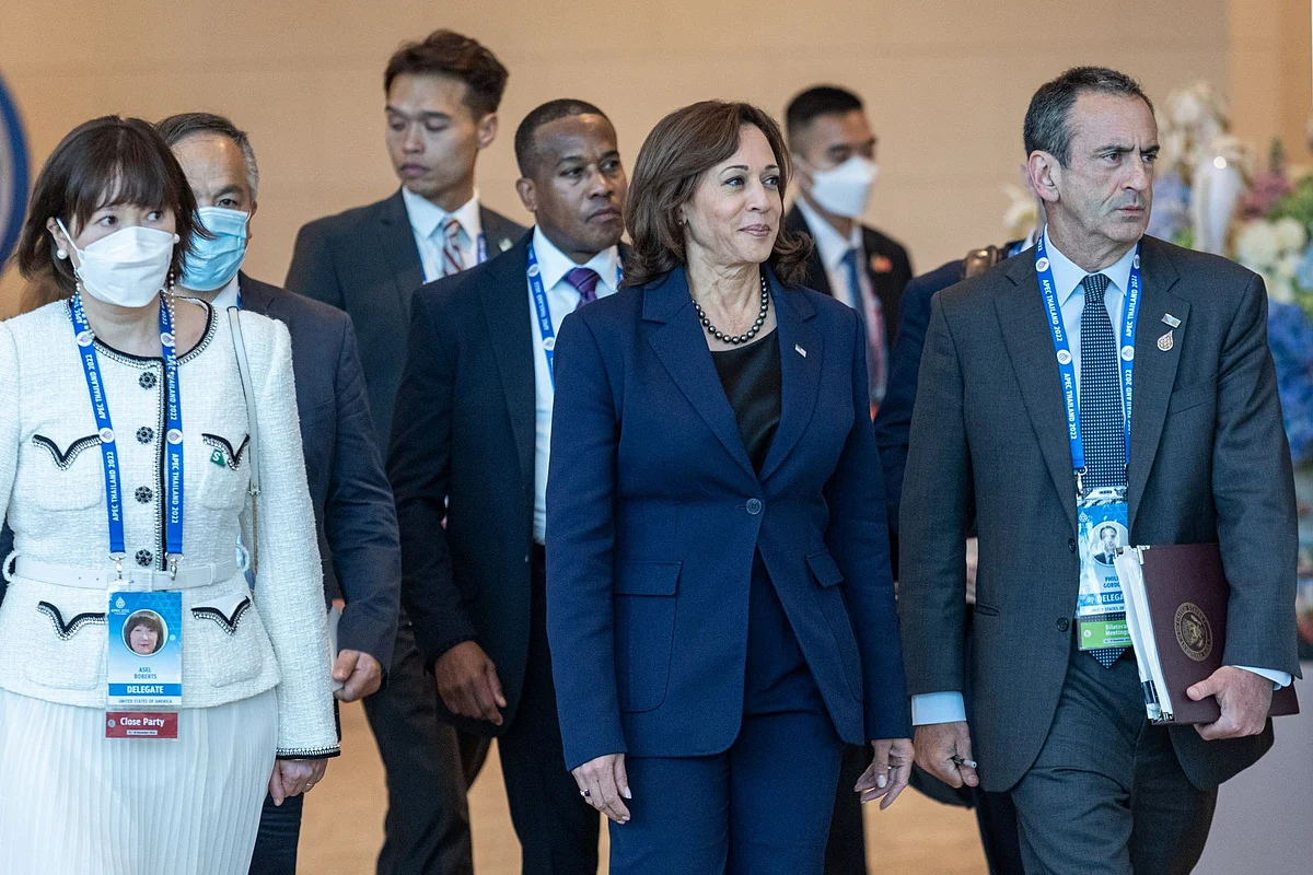 Kamala Harris Briefly Meets Xi Jinping as US-China Tensions Ease