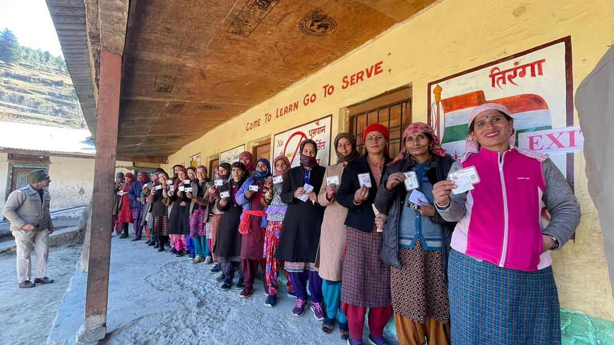 <div class="paragraphs"><p>Voters at a polling station in Dhanderwadi, remotest village of Shimla. (Source: Election Commission)</p></div>