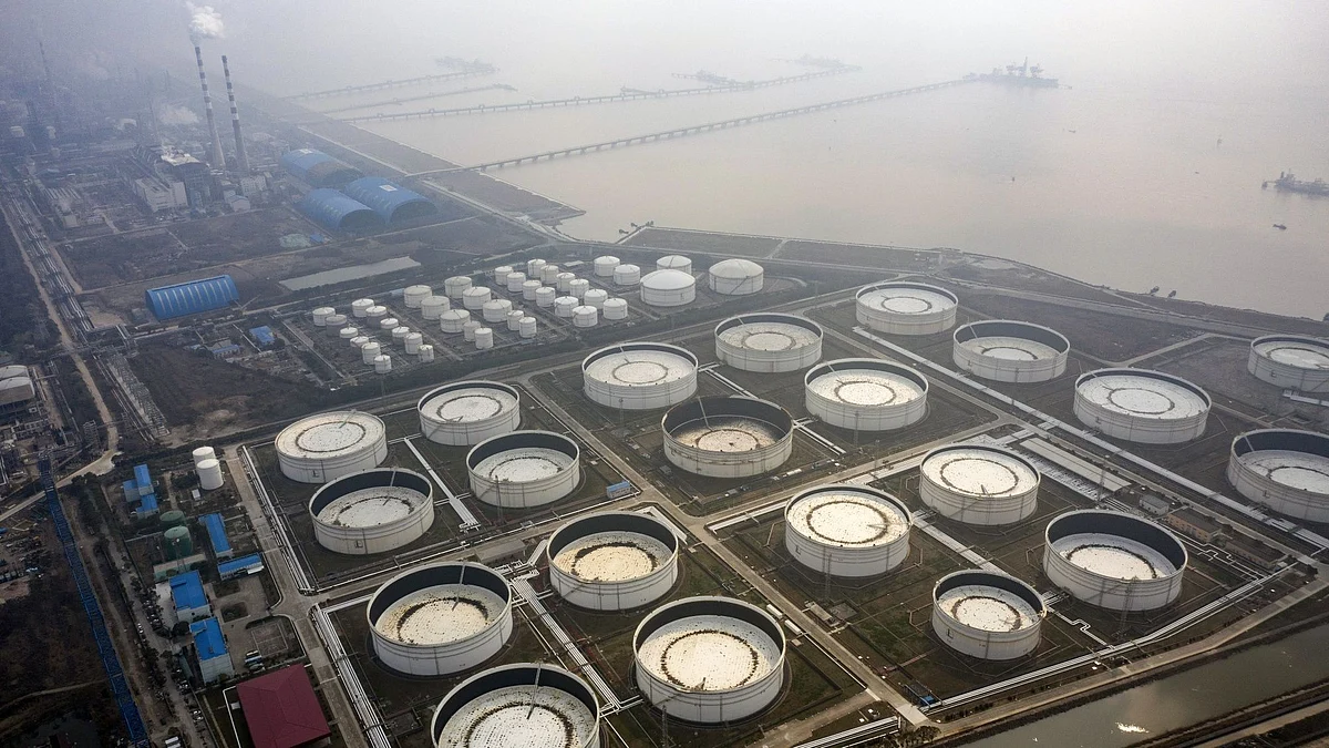 An oil and petrochemical storage facility on the outskirts of Shanghai, China, on Tuesday, March 1, 2022. Oil extended its relentless rally before an OPEC+ meeting as the International Energy Agency warned that global energy security is under threat following Russia’s invasion of Ukraine. Photographer: Qilai Shen/Bloomberg