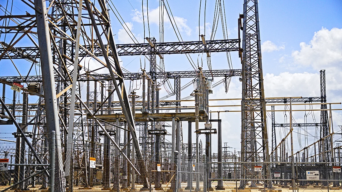 <div class="paragraphs"><p>High voltage transmission tower at a power station. (Photo: Sam Larussa /Unsplash)</p></div>
