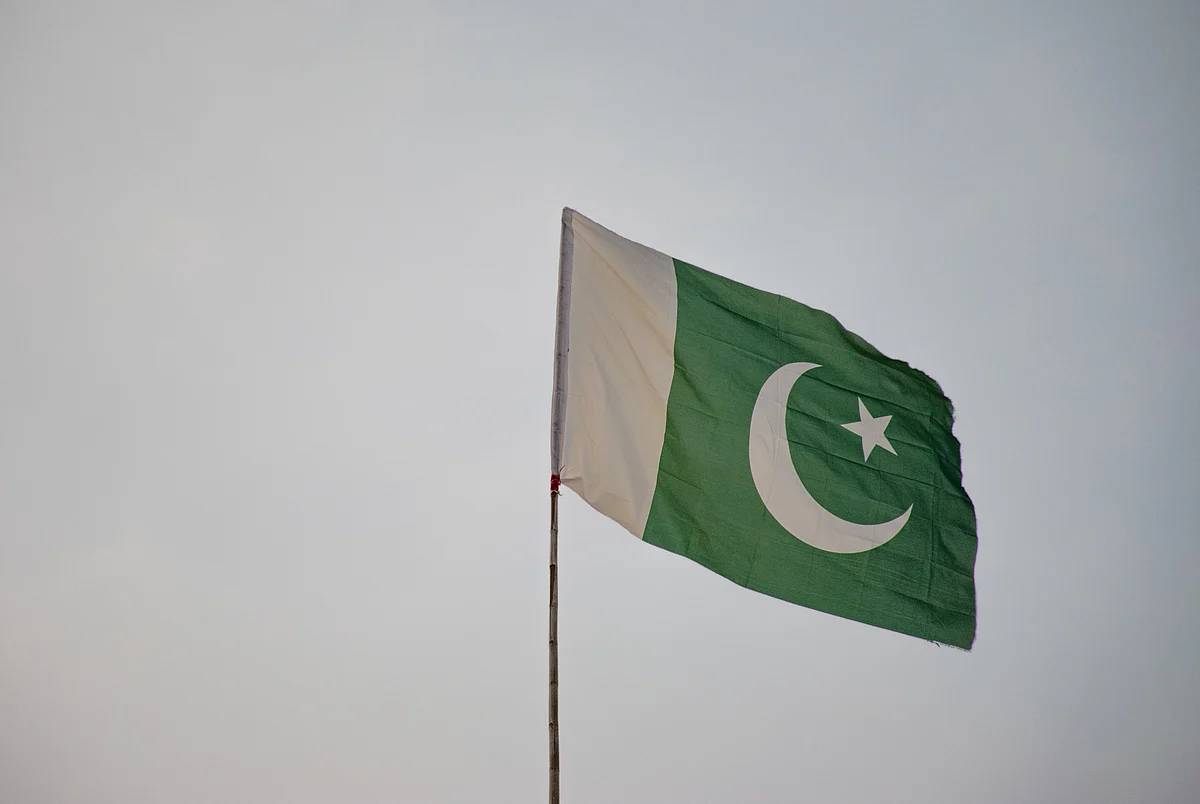 Pakistan Cut by S&P as Fiscal, Economic Outlook Deteriorates