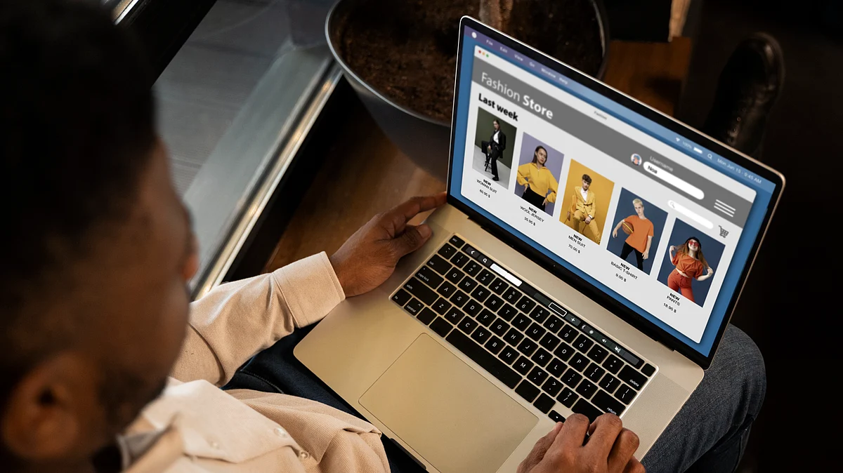 <div class="paragraphs"><p>Close up of a man shopping with laptop. (Photo: Eugene Barmin/ freepik)</p></div>