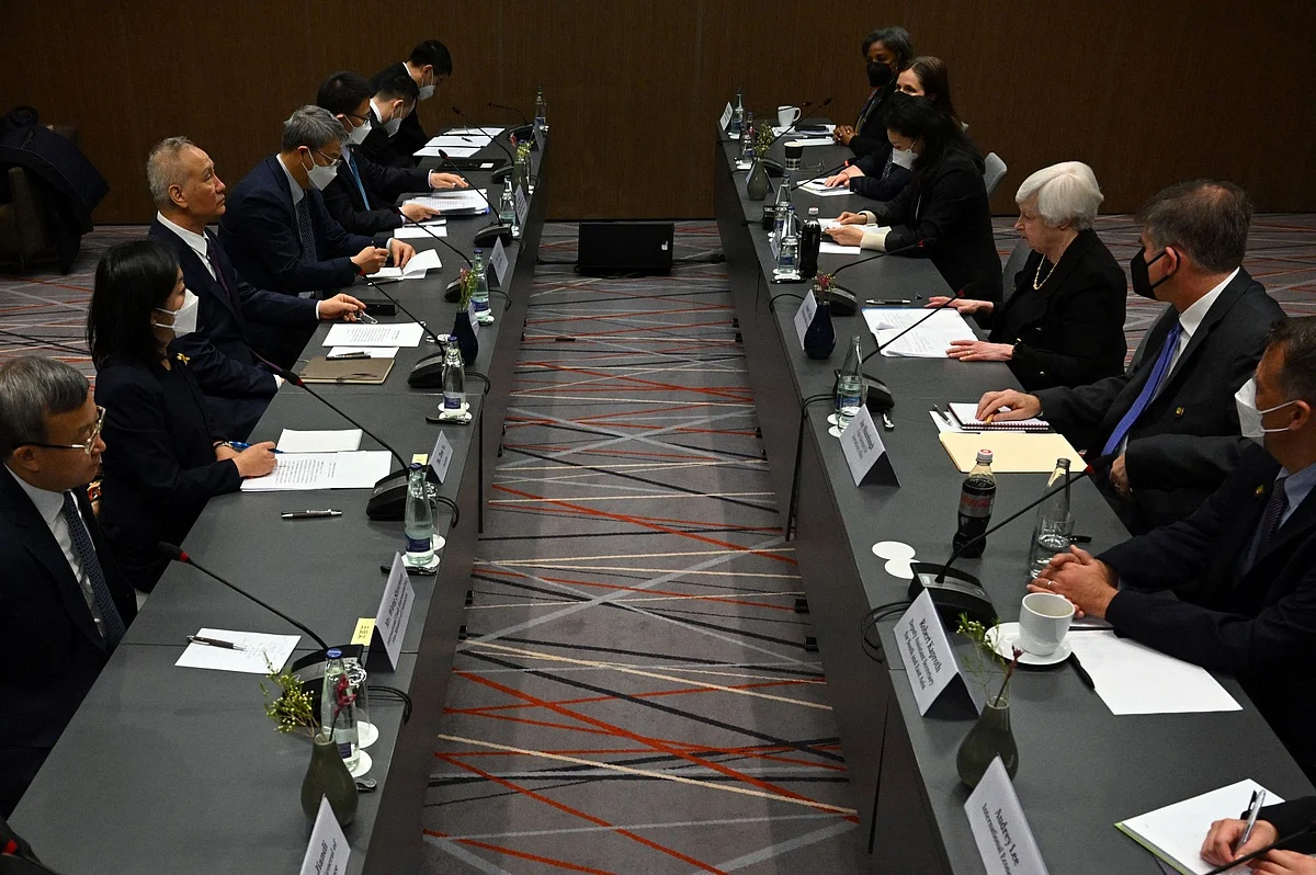 Janet Yellen and Liu He meet in Zurich on Jan. 18. Photographer: Sebastien Bozon/AFP/Getty