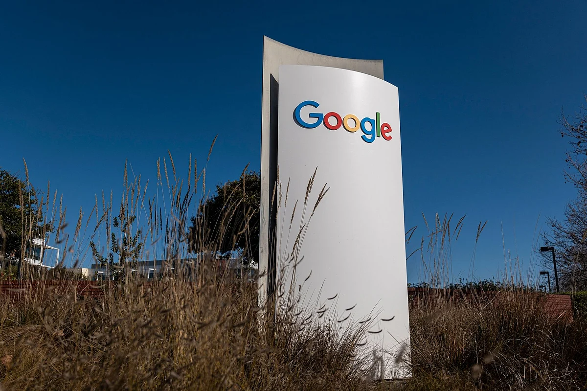 Signage at the Google headquarters in Mountain View, California, U.S., on Thursday, Jan. 27, 2022. Alphabet Inc. is expected to release earnings figures on February 1. Photographer: David Paul Morris/Bloomberg