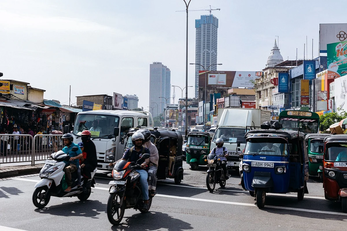 Traffic near the Fort Railway Station in Colombo, Sri Lanka, on Wednesday, Dec. 14, 2022. Sri Lanka's gross domestic product figures for the third quarter are scheduled to be released on Dec. 15. Photographer: Jonathan Wijayaratne/Bloomberg
