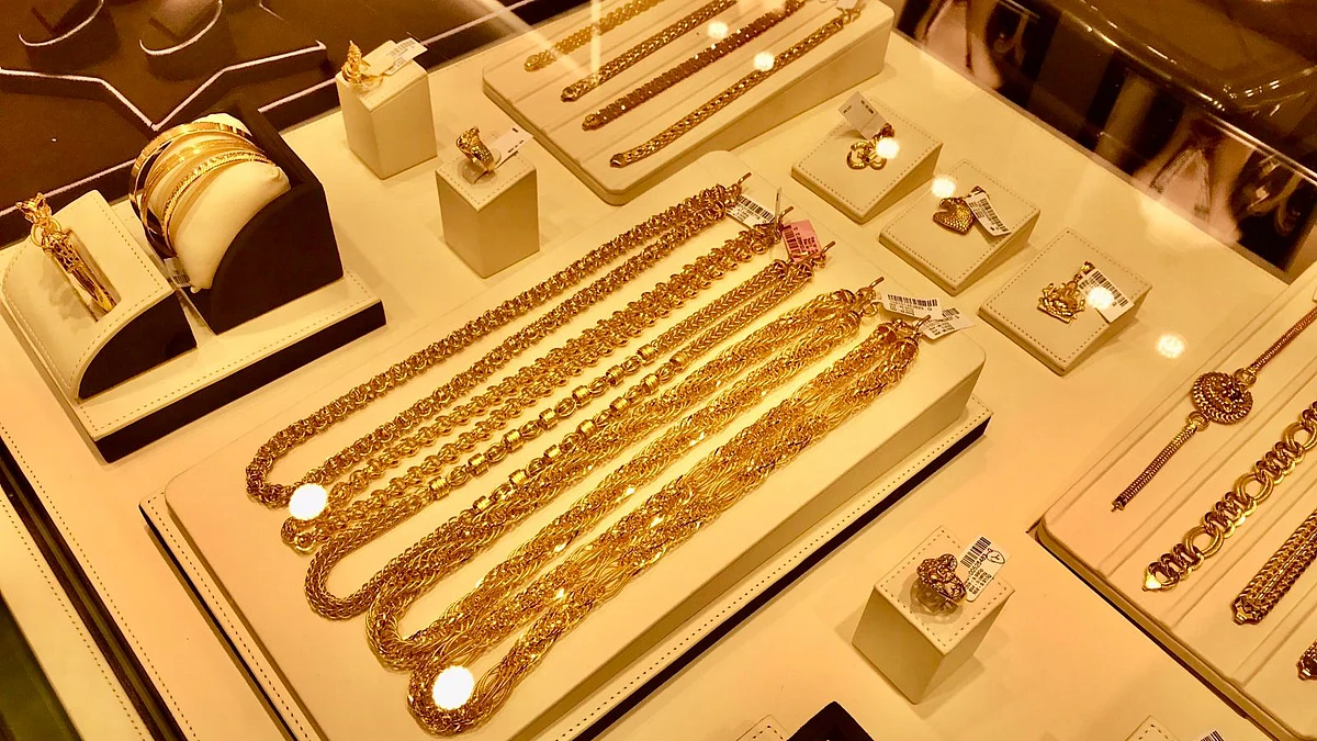 <div class="paragraphs"><p>Close view of gold chains on display inside Kalyan Jewellers Ltd.'s store in Mumbai. (Photo Vijay Sartape/ BQ Prime).</p></div>