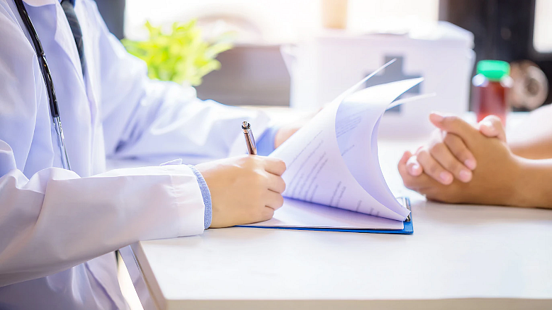 <div class="paragraphs"><p>Filling up an health insurance form. (Source: freepik)</p></div>