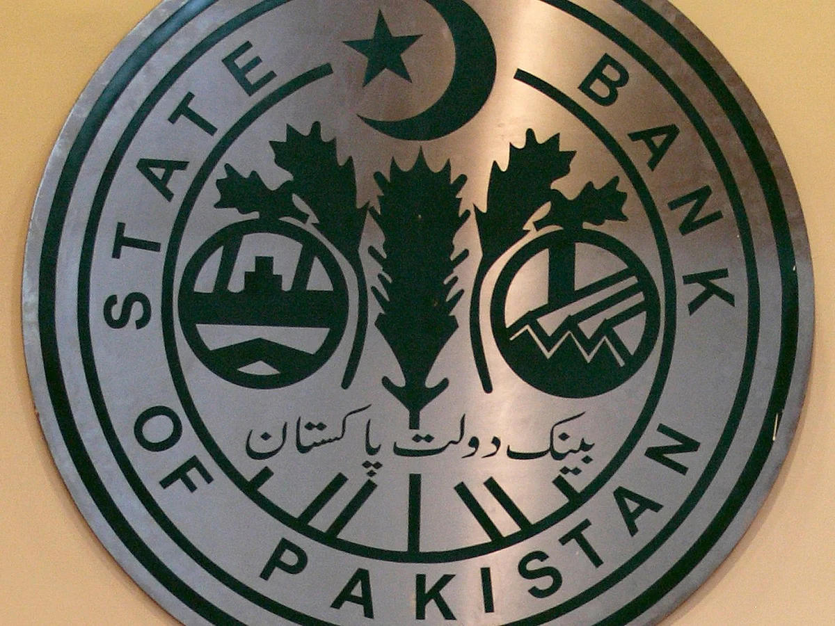 Pakistan Raises Key Rate To 24-Year High As Crisis Mounts