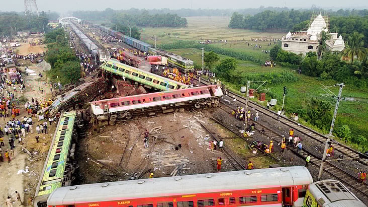 लूप लाइन ट्रैक पर आ‎खिर क्यों भेजी गई मेन लाइन पर आने वाली कोरोमंडल एक्सप्रेस? Why was the Coromandel Express coming on the main line sent on the loop line track?