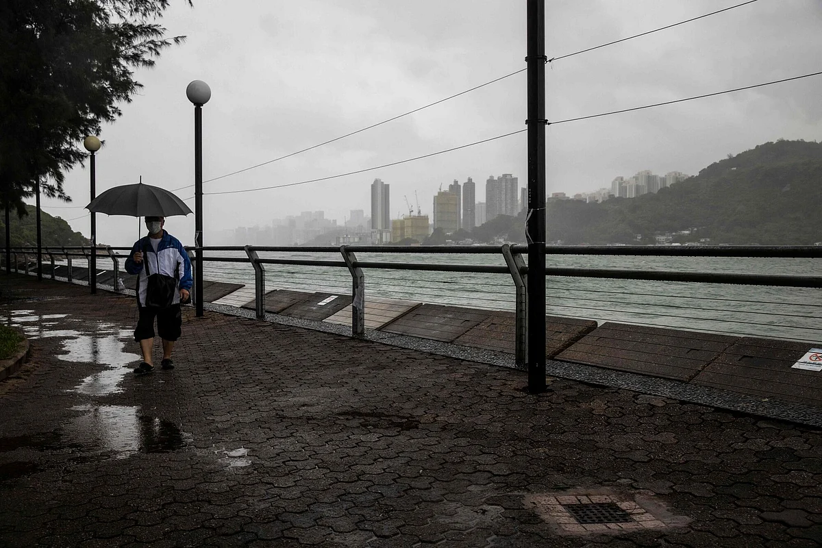 HK Braces for Super Typhoon as Saola May Disrupt Trading