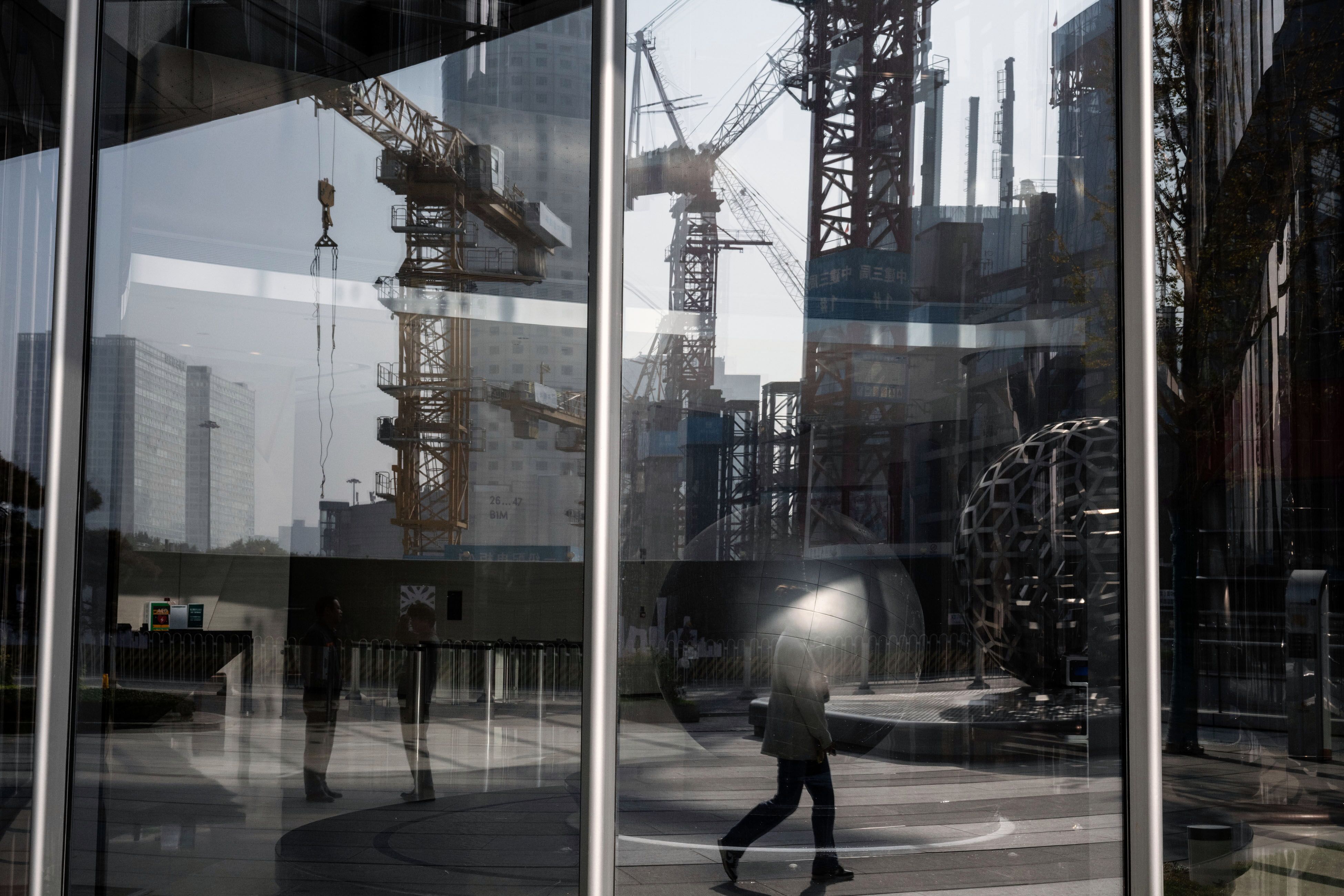 Chinese Experts Push Back At Moody’s For Cutting Bond Outlook