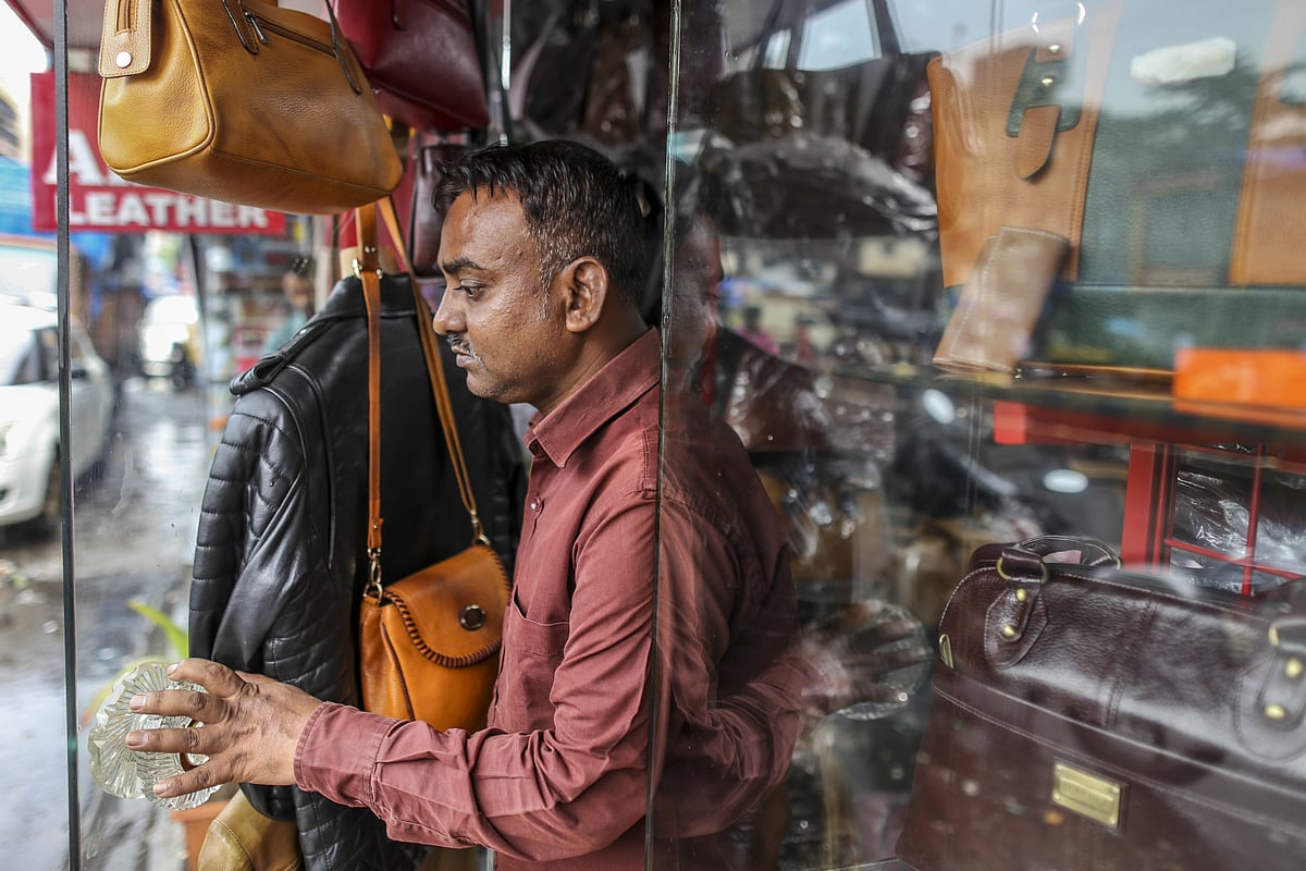 Discover 137+ leather bags market mumbai maharashtra esthdonghoadian