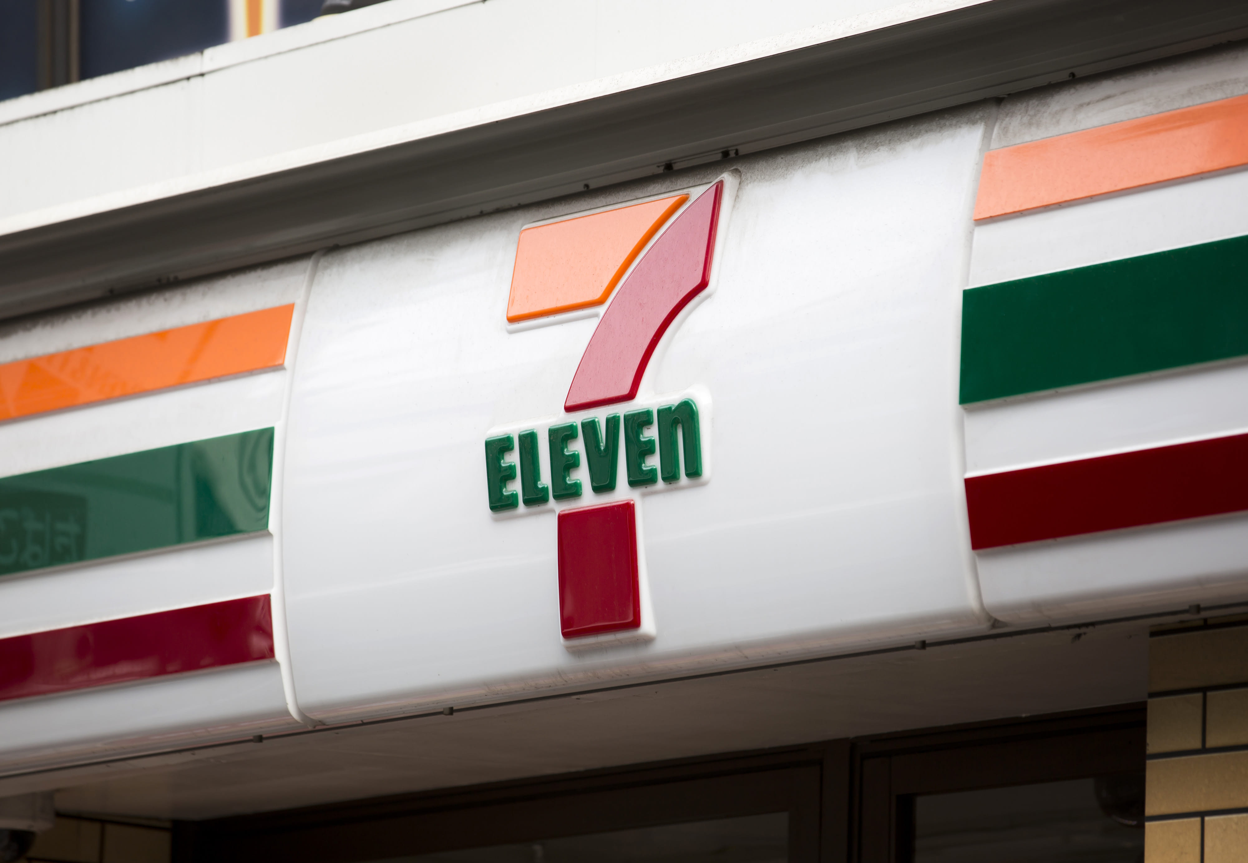 7 Eleven Owner Beats Out Rival With 21 Billion Bet On U S