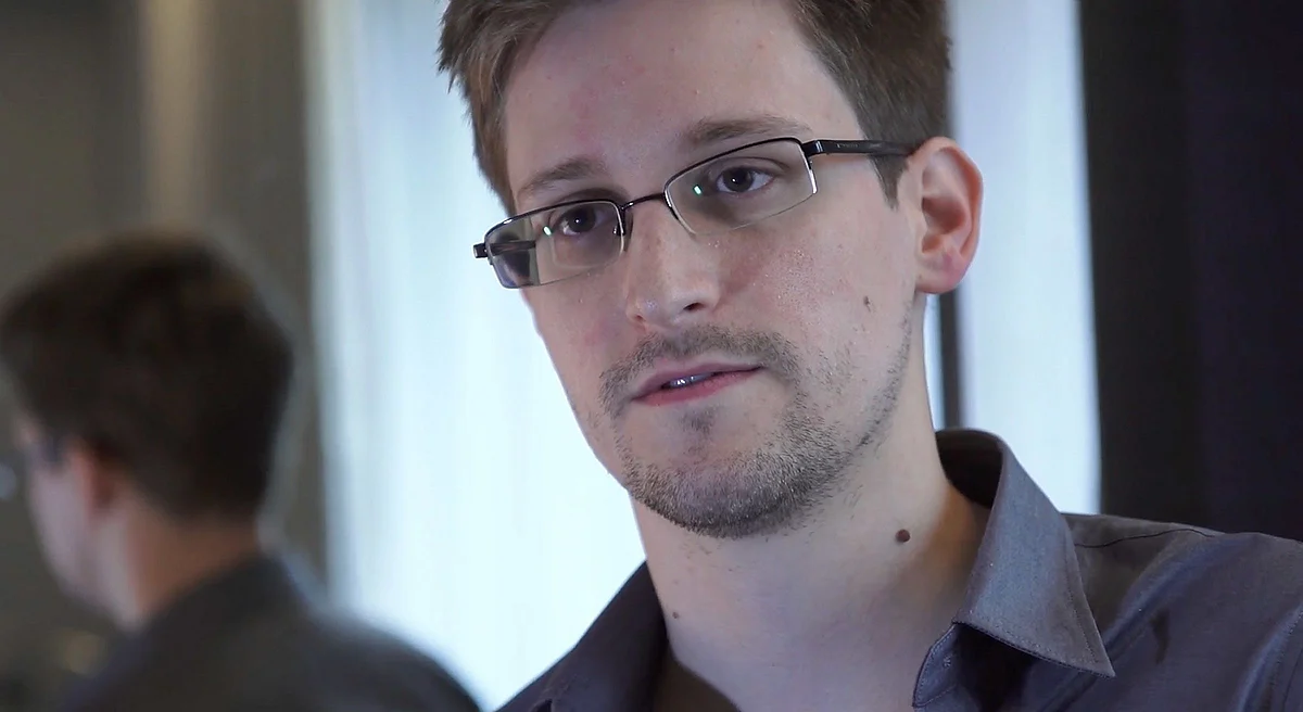 Putin grants Russian citizenship to American fugitive Edward Snowden