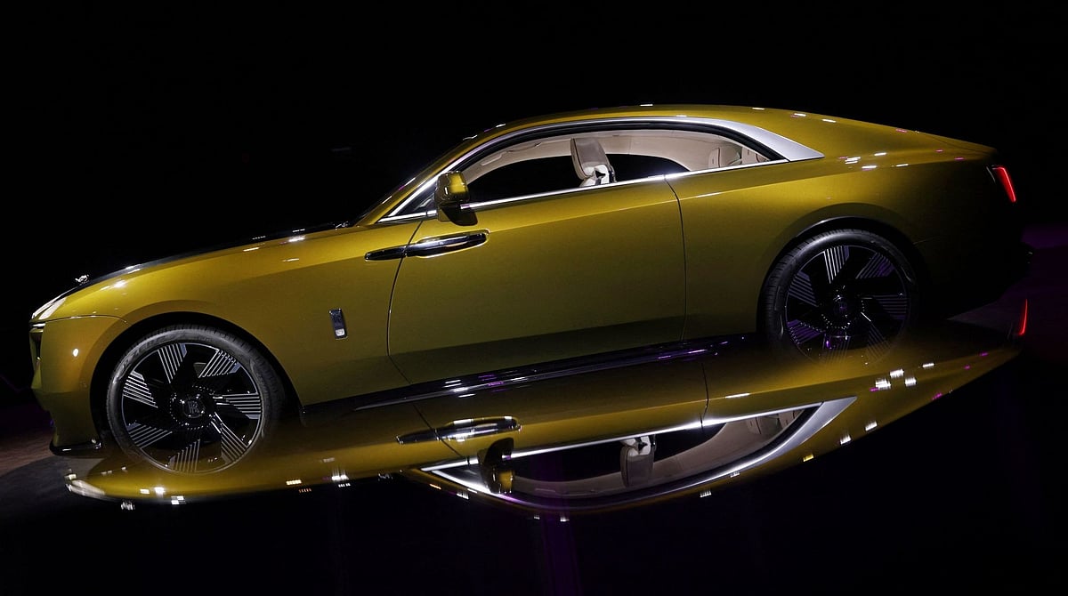 The Electric Rolls-Royce Spectre Is a Rolls in Its Purest Form