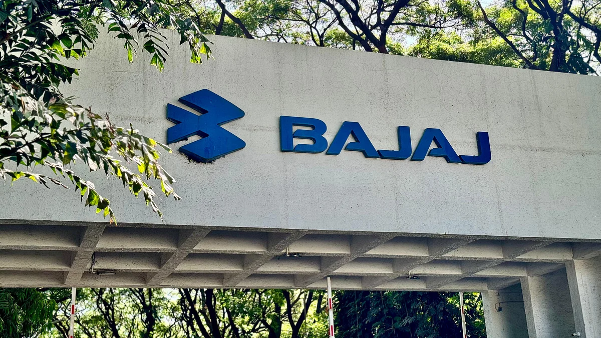 Bajaj Auto Plans Capacity Expansion Eyes Growth In New Business Segments