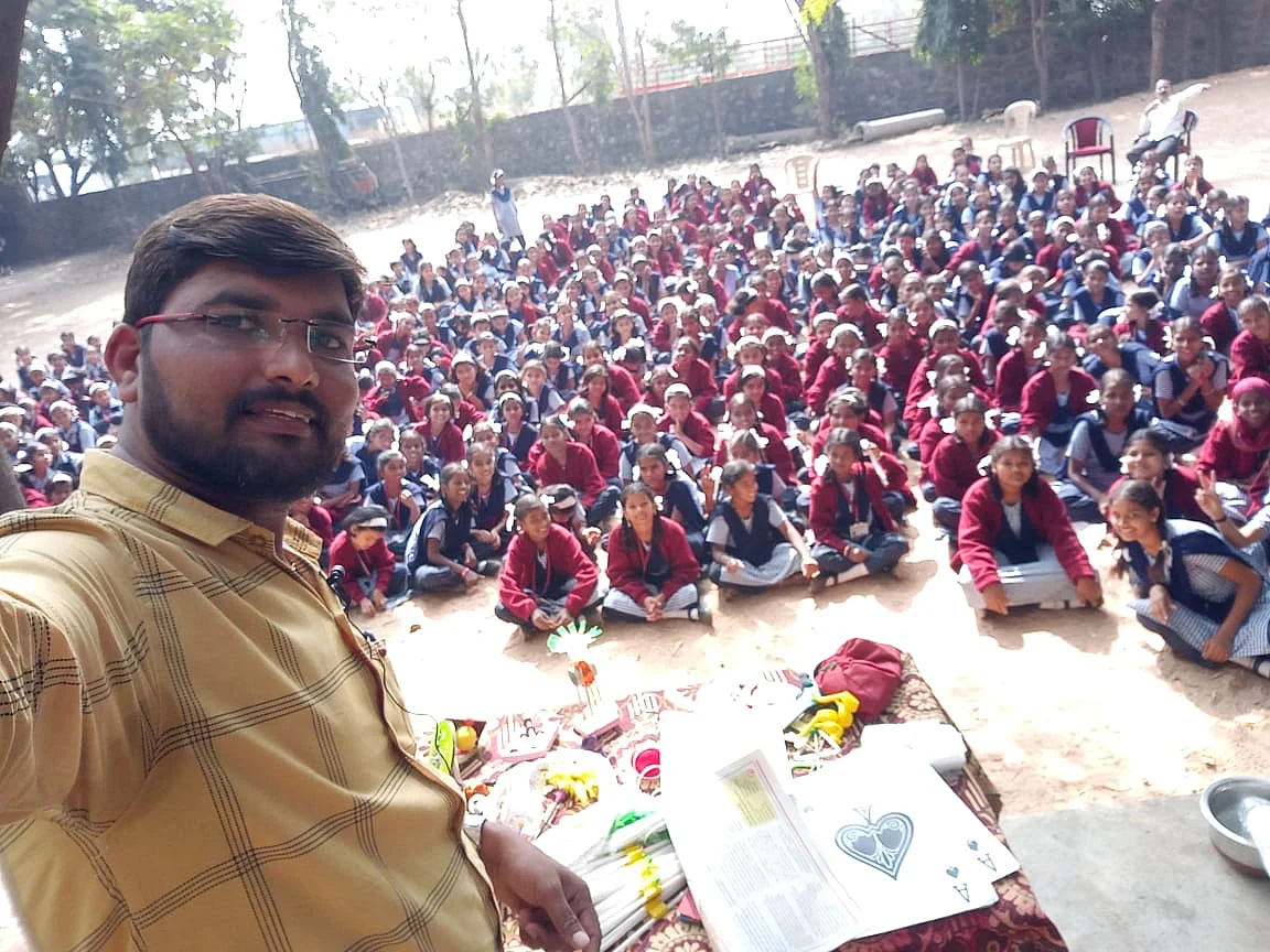 Shivaji Mane in a workshop with kids