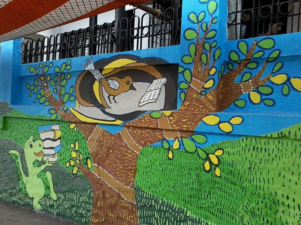 Bal Bharati wall on Senapati Bapat Road, Pune