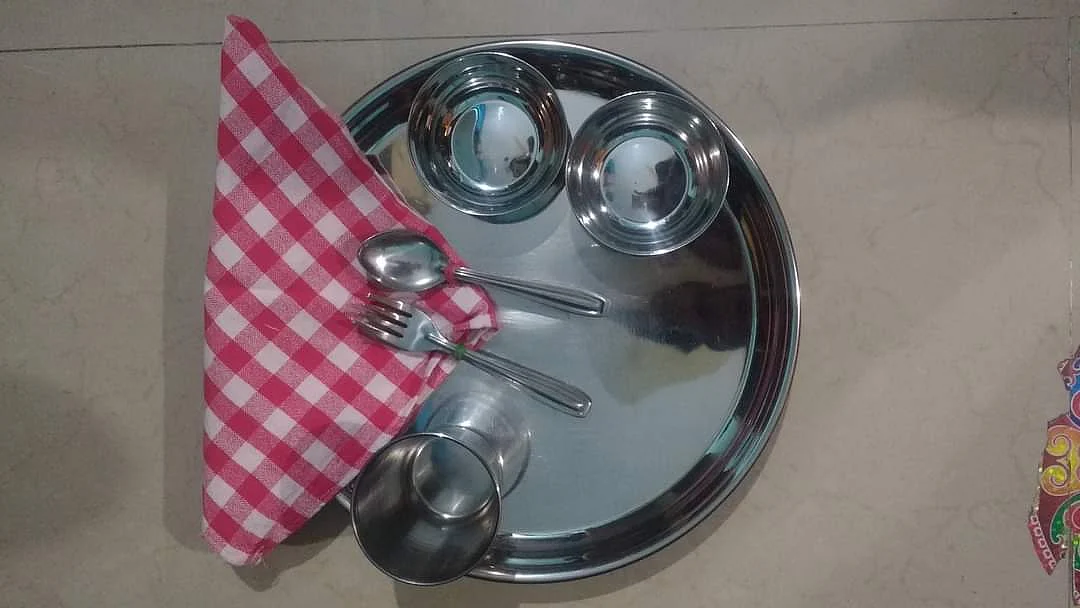 Sparkling steel tableware set provided by RentECOCutlery