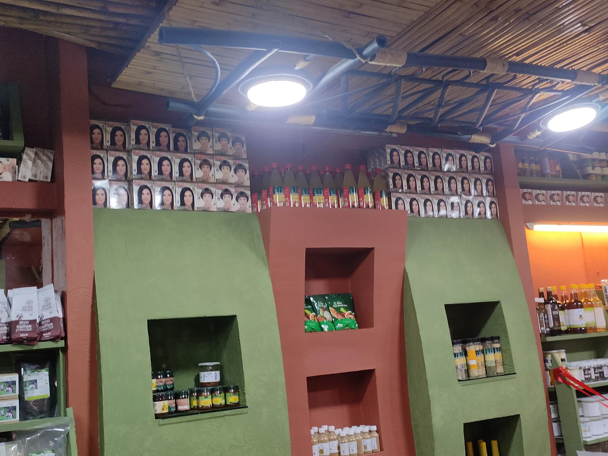 Packets of hair color at Organic Dolchi