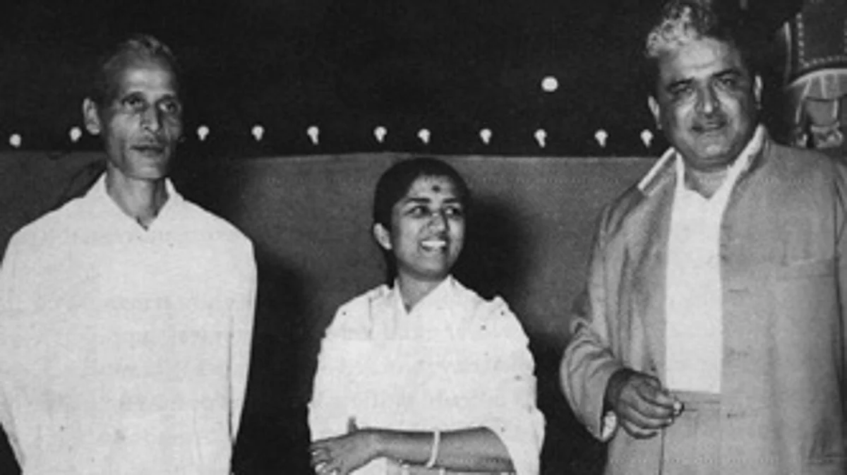 'ऐ मेरे वतन के लोगों' आंसुओं से भीगे इस गीत को ऐसे अमर कर दिया लता मंगेशकर ने, ये है पूरा सच