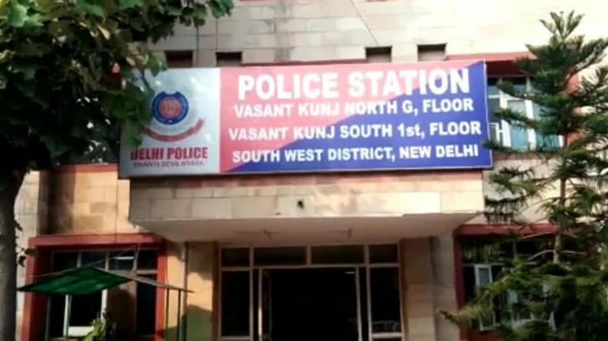 DELHI CRIME NEWS : पानी भरने को लेकर हुए झगड़े में महिला की हत्या !