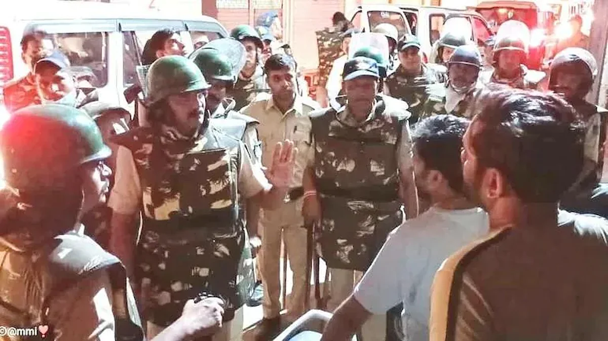 Khargone Violence : हिंसा के बाद से लापता महिला 12 दिन बाद CCTV में दिखी!