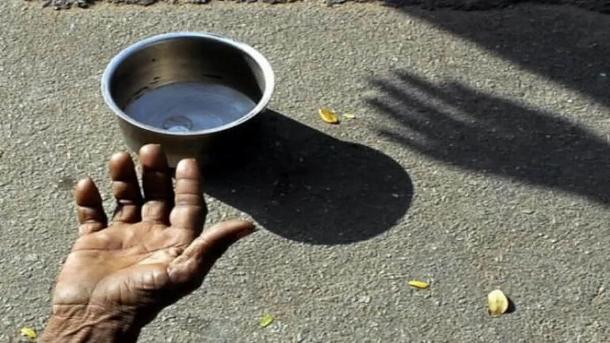 BIHAR BEGGAR STORY : ट्रेनिंग देकर भीख मंगवाई जा रही है!