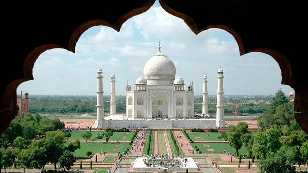 TAJ MAHAL CONTROVERSY :'आप मानते हैं कि ताजमहल को शाहजहां ने नहीं बनाया है? क्या हम यहां कोई फैसला सुनाने आए हैं?'